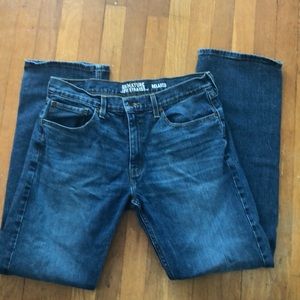 Men’s relaxed fit jeans by Levi’s. 34x32